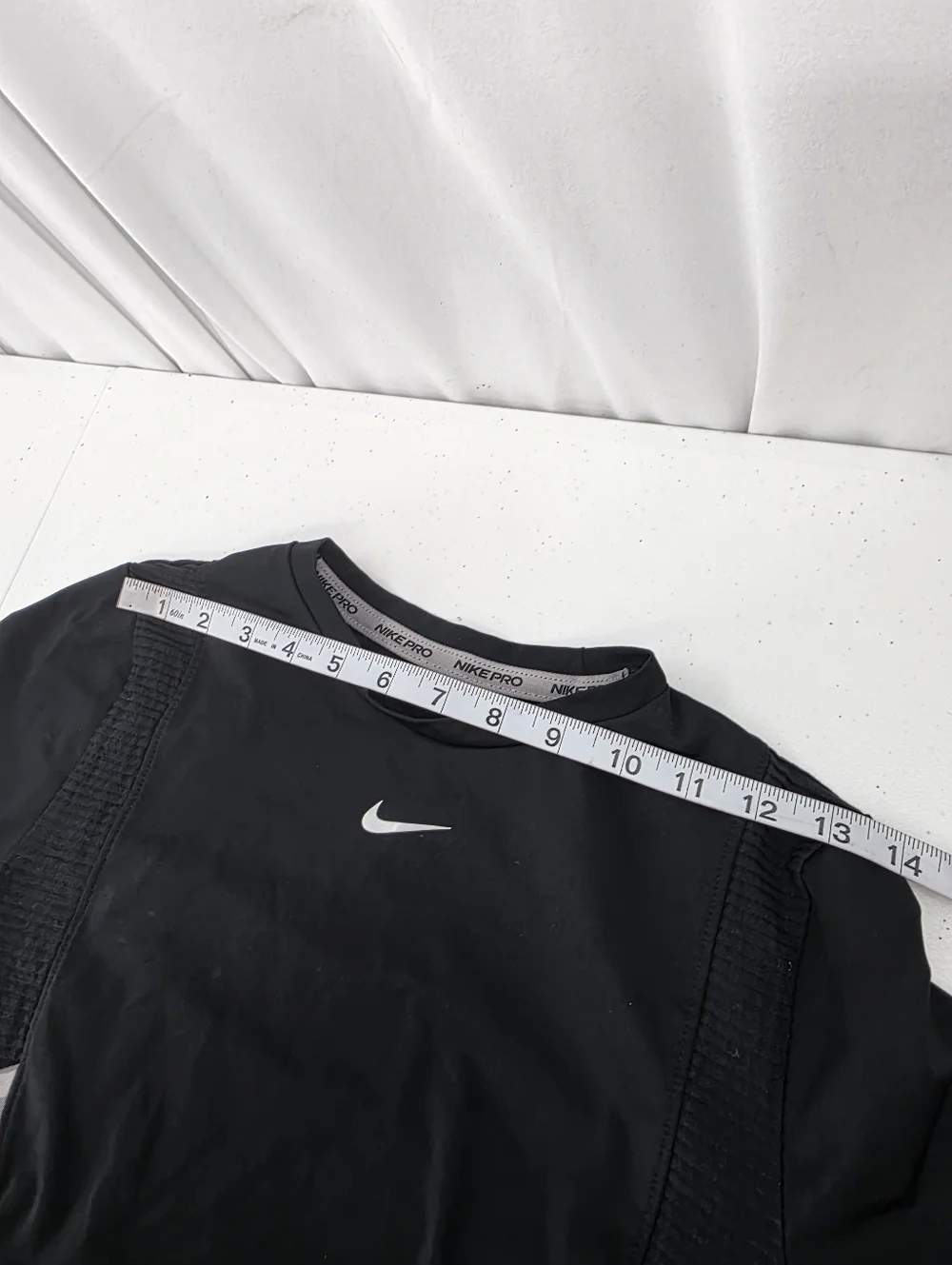 Nike Pro Aeroadapt CROPPED Long Sleeve‎ Stretch BV4134-010 Black Womens Medium.